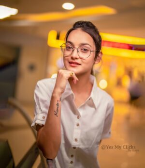 Jasmine Rath Instagram - Don’t forget to smile today🤍

Pc - @yes_myclicks 

#jasminerath