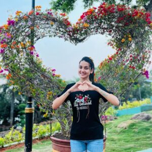 Jasmine Rath Instagram - Do lafzo ki hai 
Dil ki kahani♥️

#jasminerath