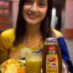 Jasmine Rath Instagram - I got the secret to enjoy my bela pana without worrying about my diet! This Pana Sankranti, enjoy the sweetness of pana with the best quality and Bhala Mitha Thiba Dabur Honey for a guilt free celebration! #PanaSankranti #panasankaranti2023 #panasankaranti  #Celebration  #DaburHoney #StayHealthyStayFit #StayFitFeelYoung  #StayFitwithDaburHoney #OptforNatural #saynotosugar
