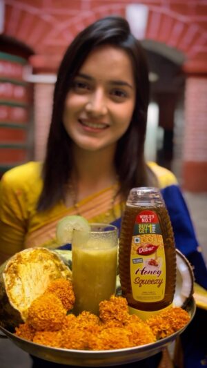 Jasmine Rath Instagram - I got the secret to enjoy my bela pana without worrying about my diet!
This Pana Sankranti, enjoy the sweetness of pana with the best quality and Bhala Mitha Thiba Dabur Honey for a guilt free celebration!

 
#PanaSankranti #panasankaranti2023 #panasankaranti  #Celebration  #DaburHoney #StayHealthyStayFit #StayFitFeelYoung  #StayFitwithDaburHoney #OptforNatural #saynotosugar
