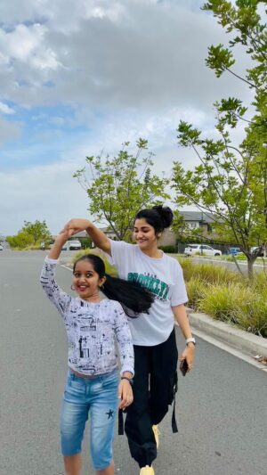 Jasnya Jayadeesh Instagram - Sydney diaries 🦘 with devootty @devanandha.malikappuram ❤️.
Vc devoode achan 😛