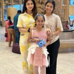 Jasnya Jayadeesh Instagram - En route Sydney (Australia)❤️ @devanandha.malikappuram 😘 @sreyajayadeepofficial____ ❤️ Kempegowda International Airport Bengaluru