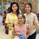 Jasnya Jayadeesh Instagram – En route Sydney (Australia)❤️
@devanandha.malikappuram 😘
@sreyajayadeepofficial____ ❤️ Kempegowda International Airport Bengaluru