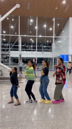 Jasnya Jayadeesh Instagram - Just a couple of weirdos in Love at Kuala Lumpur Airport 😅❤️🏃‍♀️😈 @sreyajayadeepofficial____ @devanandha.malikappuram 
Missin the PULARIKINNAM @pranavks95 ❤️
.
Thanks for the idea and videography @neethu_jayan2 ❤️
Special thanks jibin uncle ❤️
Special appearance @meprezi aunty ❤️