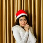 Jasnya Jayadeesh Instagram - Christmas isn’t just a day, it’s a frame of mind. Merry 🎄 Christmas ❤️ . 📸 @neethu_jayan2 😘😘😘 #merrychristmas #christmas #instamodels