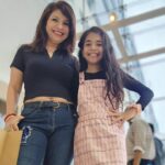 Jennifer Mistry Bansiwal Instagram - Just US...Mumma daughter shopping, eating, chatting time together ... Enjoyed some beautiful moments with Lekissha🥰 #jennifermistrybansiwal #jmb #jenissha #Lekissha #lekisshamistrybansiwal #momdaughter RCity