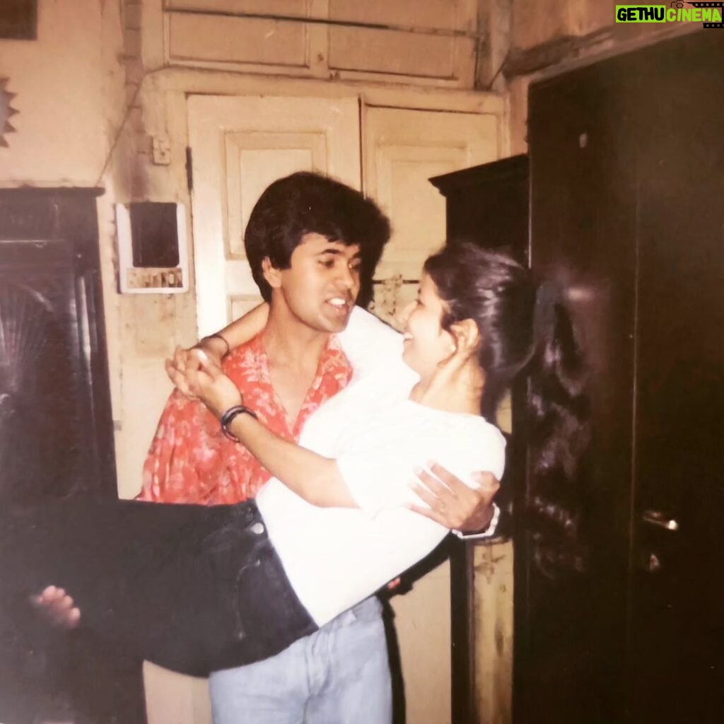 Jennifer Mistry Bansiwal Instagram - JAB WE MET... Throwback to the pics of a month after we met in 1998, pics are from the trip to Mumbai visit when I came to apply for air hostess interview with Bobby (my then boy friend)... Never knew will end up in totally different profession and settling in Mumbai... the only thing constant is US @bobbybansiwal Ps... Coat I m wearing was borrowed from a friend #jennifermistrybansiwal #bobbybansiwal #mayurbansiwal #jmb #jennybobby #throwback #thursdaythrowback Mumbai, Maharashtra