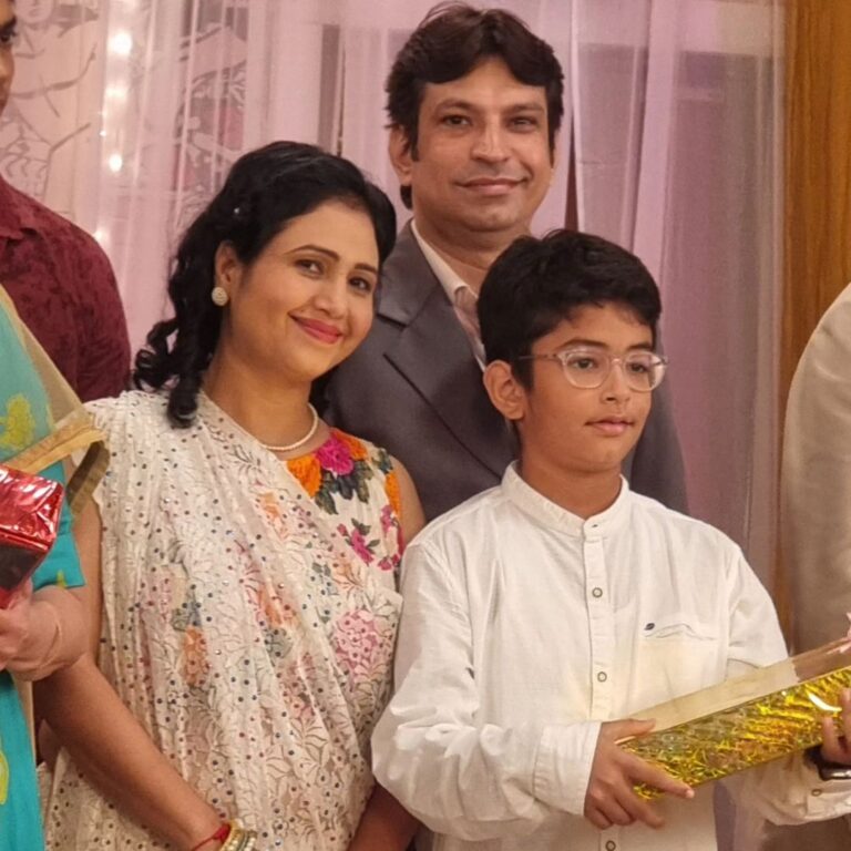 Jennifer Mistry Bansiwal Instagram - This date last year... when my brother Adil @mistry_adil and his family were part of Tmkoc for Navroze Special episode...( the celebration that is shown in the serial after 14 years)... Didn't get a chance to post these pics as my younger brother Malcolm @ronald_mistry was hospitalized and later in passed away in 21 days... you cannot plan life... ... Never imagined life changes in such a short span, Malcolm leaving us forever, me not in serial any more, so called friends and society vanishing from my life , above all this case, not forgetting no one to support except family and few real friends... The more stuff happened the more I became stronger... As I always say, I never plan my life, God has always... God always gave me the best, so going with the flow... the best may come Dadasaheb Phalke Chitranagari FILMCITY Goregaon East Mumbai