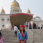 Jennifer Mistry Bansiwal Instagram - Gurupurab di lakh lakh Vadhaiya... happy Guru Nanak Jayanti... Nanak Naam Chardi Kala Tere Bhane Sarbat da bhala... #jennifermistrybansiwal #jmb #Lekissha #lekisshamistrybansiwal #bobbybansiwal #mayurbansiwal #jenissha #gurupurab #gurunanakjayanti Gurudwara Bangla Sahib