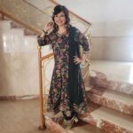 Jennifer Mistry Bansiwal Instagram - You never go out of style with the simplest Indian clothes... Outfit @banicollection1313 Pic @bobbybansiwal Muah @makeup_by_bhavikajain #jennifermistrybansiwal #bobbybansiwal # #mayurbansiwal #collaboration #salwarkameez Hiranandani, Powai
