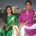 Jennifer Mistry Bansiwal Instagram - Karwa Chauth celebration Mehandi @taslim_mehndi_designer #jennifermistrybansiwal #jmb #bobbybansiwal #mayurbansiwal #Lekissha #lekisshamistrybansiwal #jenissha #karwachauth Hiranandani Garden Powai