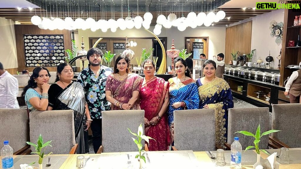 Jina Samal Instagram - #family #famjam #celebration #aniversary #goodvibes #specialday ❤️🧿❤️😇 Pipul Padmaja Premium Hotel & Convention