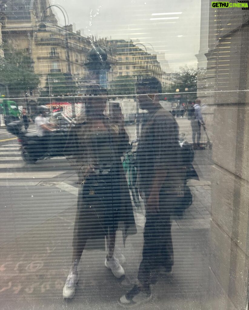 Juhi Godambe Instagram - A little time off in Paris ☕️☺️ #jginparis