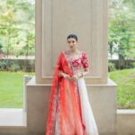 Juhi Godambe Instagram - From Aryan’s naming ceremony and his great grandparents Swarna Seedi ❤️✨ . . Wearing @gopivaiddesigns Decor @thedirections_bymtm Photos by @sevenmantrafilms
