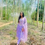 Kaavya Arivumani Instagram - Out here leavinnn! ✨ Swipe left to see the randoms!!📸 Salwar suit from @sarees_wholesale_collection #kaavya#kaavyaarivumani