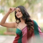 Kaavya Arivumani Instagram - Hayyoda❤️ Makeup @deepz_beautyjourney @dhanush__photography Styled by @indu_ig Hairdo @_stylenart_ Saree @gsensemble_official Blouse @yaradesigners