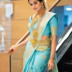 Kaavya Arivumani Instagram - Suggest me a caption?💛 @sathyaphotography3 @vummidibangaru @jeevya_makeoverartistry @d_blossoms_saree @keziah_costume_stylist #kaavya#kaavyaarivumani #instagood #insta