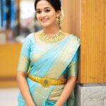 Kaavya Arivumani Instagram - Suggest me a caption?💛 @sathyaphotography3 @vummidibangaru @jeevya_makeoverartistry @d_blossoms_saree @keziah_costume_stylist #kaavya#kaavyaarivumani #instagood #insta