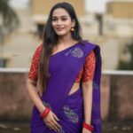 Kaavya Arivumani Instagram - Saree and me makes best pair🌸🥹❤️ @mahaasarees @sathyaphotography3 #kaavya#kaavyaarivumani