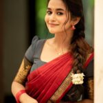Kaavya Arivumani Instagram - இனிய இனியா..♥️ @ivalinmabia @camerasenthil @priya_dharshini_makeupartist @mani_stylist_ @rrajeshananda #kaavya#kaavyaarivumani #pastels#chennai #tamilponnu #tamil #traditional #success #tamilcinema #chennaidiaries