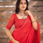 Kaavya Arivumani Instagram - Red nga❤️comment a song for the look 🌸 Team🌸🥰 Styled by @indu_ig 💕Fav🫡 Mua:@deepz_beautyjourney 👗@yaradesigners Hair:@deepika_hairstyles 📸@haran_official_ 💍@stylorisilver #kaavya#kaavyaarivumani #instagram#cinema