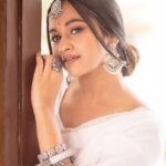Kaavya Arivumani Instagram - Got ready for 2023 with all power and peace !✨🤍! Are u ready ? . shot by @haran_official_ Styled by @indu_ig Makeup @deepz_beautyjourney Drapist @noormakeup_mehndi Hair do @deepika_hairstyles Outfit @theneedlecraft.world Jewelry @the_beta_girl Location partner @marutham.village.resort . . #kaavya#kaavyaarivumani #cinema#tamil #tamilcinema #instagram #newyear2023 #2023