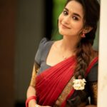 Kaavya Arivumani Instagram - இனிய இனியா..♥️ @ivalinmabia @camerasenthil @priya_dharshini_makeupartist @mani_stylist_ @rrajeshananda #kaavya#kaavyaarivumani #pastels#chennai #tamilponnu #tamil #traditional #success #tamilcinema #chennaidiaries