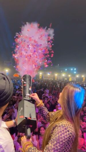 Kainaat Arora Instagram - Thank you #Bilaspur #chattisgarh For this warm And exceptionally Grand welcome 🙏 special thanks to Prince Bhatia ji & family For #raasdandiya #raasdandiya2023  with This humongous Sea of love ♥️ 
.
Thank you to each and every single person standing here with so much of love and Smiles 💫 
.
I owe you guys & Hope to work more hard and make you all proud some day .. 
.
Can’t thank God Enough for this sea of love ❤️: yours truly 🙏🙏🙏 #kainaatarora 
.
Talent manager : @business.manager_kainaat #priyankshah
Captured & directed By ( #PriyankShah 🙏 ) 
.
#gratitude #humbeled #Compassion #beautifulchhatisgarh #dandiyanight #garba #navratri #jaimatadi❤ #kainaataroraupdates