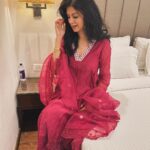 Kamna Jethmalani Instagram - Hello….. Happy Sunday ❤️❤️❤️ Outfit - @theloom.in