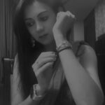 Kamna Jethmalani Instagram - I am definitely an old soul 🌸 #reels #blackandwhite #songs #oldsongs #oldsoul #evergreen
