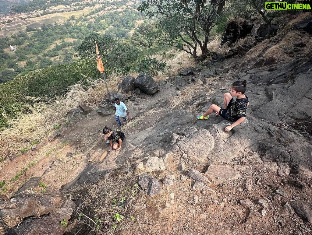 Kanchi Kaul Instagram - Some incredible slopes! Some incredible views ! #adrenaline #trek