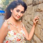 Kanchi Singh Instagram - #trendingsongs#bollywoodsongs#loveyou#instagramdailypost#like#share#followｍe