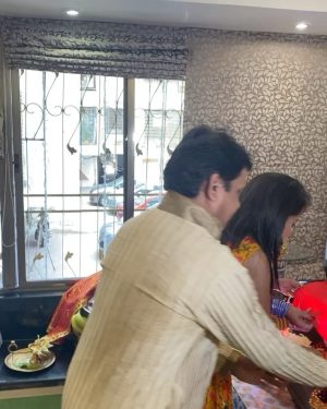 Kanchi Singh Instagram - Positivity and love! #GanpatiBappa #BappaIsBack
.
.

Styled by:- @yashasvisingh19
Wearing:- @labelyogitakadam
