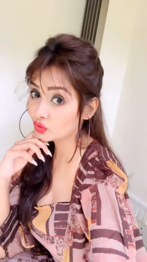 Kanchi Singh Instagram - 🤞 
.
.
#reelitfeelit #reelsinstagram #reels #réel #reelvideo