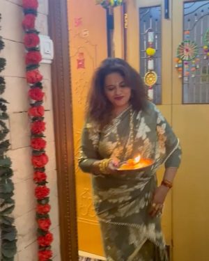 Kanchi Singh Instagram - Aaj ka din 🙏🏻🌸✨ #ganeshchaturthi2023
