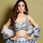 Kanikka Kapur Instagram - Shine your light 🦋| Dono - Delhi Screening Shot by: @justshotyou Make up & hair by: @kohlianj Outfit: @rozinaa_india Jewellery: @aquamarine_jewellery Styled by: @bitofbash Assisted by: @rachel_ralph.fernandes