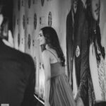 Kanikka Kapur Instagram - Bollywood debut for @kanikkakapur Congratulations 🤗💫 'DONO' Film Premier in Mumbai. . Shot by @raulvinayofficial © . . #behindthescenes #Bts #RedCarpet #FilmPromotion #salmankhan #salmankhanfans #salmankhansmile #salmankhanno1worldwide #soorajbarjatya #director #RajshriFilms #rajshriproductions #bollywood #Bollywoodfilms #bollywoodstyle #bollywoodactor #filmmaker #Films #ThatBTSGuy #VinayRaulPhotography 📸✌🏻 Mumbai - मुंबई