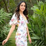 Kanikka Kapur Instagram - Immature 3 promotions feat. Guldasta 💐 Shot by @ronakdave_ Make up @khan_makeover_0001 Hair @rehanakhan156786 Styled by @anamikajain__ Team @esha_baldota Outfit by @aveka.in Earings: @upakarna Rings: @nihiraa_india