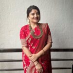 Karunya Ram Instagram - Just looking like a Wow ❤️ : : : Wearing : @houseof.raadhya_sarees Jewellery : @aabushanjewellery1941 : : #karunyaram #milkybeautykarunyaram Raja Rajeshwari Nagar, Bangalore South