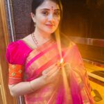 Karunya Ram Instagram - May this festival of light bring u all more joy and prosperity… happy Deepawali everyone… 🩷❤️🫶🏼✨💥 : : #karunyaram