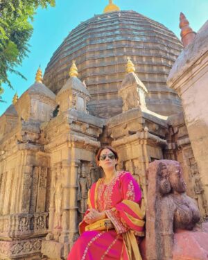 Kashish Singh Instagram - Wishing myself the best birthday yet. Just wow 🙏🏻🙏🏻 

Only one of its kind in the world shaktipeeth 🙏🏻🙏🏻

#kamakhyadevi  #kamakhyatemple #kamakhyadevi #20nov #birthdaydaygirl #birthdaymonth #blessedbeyondmeasure #bellavitakashish 💕 💕