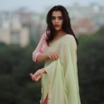 Kavya Kalyanram Instagram - Terrace shoots, terrace shoots, terrace shoots, I don’t like. I avoid. But terrace shoots like me 🫠 Show me a better place to shoot than your terrace for a lazy person and I’ll stop! 🤭