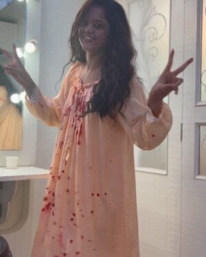 Ketaki Kulkarni Instagram - 1920 trending on #1 🤍💃🏻
Have you watched it yet on @disneyplushotstar 
If not GO WATCH IT! 

#1920onhotstar #1920horrorsoftheheart #aditi #ketakikulkarni #1920