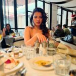 Ketika Sharma Instagram - 🧡