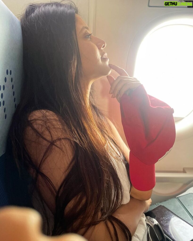 Kinjal Rajpriya Instagram - Flight Mode ✈️ Best of self-assessments happen above the clouds. Steady grounds enable higher flights ✨ Though I was thinking about baseball 😅#Yankees 🫶