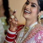 Krishna Mukherjee Instagram - Bachpan se na Mujhe Shaadi karne ka Bada shauk tha by god 🤪 MUA - @sakshigupta_makeup_studio Styleby- @stylebysugandhasood Jewellery- @madhubanbymanubhai Captured by - @israniphotography For Making it happen - @diapers_and_lipsticks