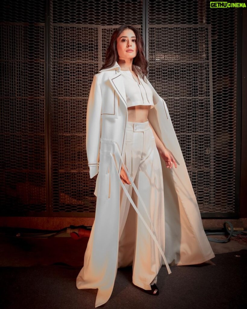 Kritika Kamra Instagram - Backstage 🌪️ In @pawansachdeva22 Glam by @ashima.kapoor @atifsalmanihairstyle Photos by @yashjangidphotography