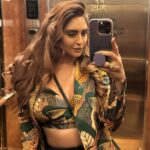 Krystle D'Souza Instagram - Perfect < Worth it 🍂 . . Outfit - @ahiclothing Pr - @sonyashaikh