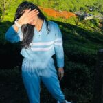 Lavanyaa Instagram - Believe in what you prayed for. #birthday #birthdaygirl #birthdayvibes #birthdaymorning #trecking #muunar #trip #friends #family#love #munar #kolukkumalai #hills #favorite #kolukkumalaipeak Kolukkumalai Peak