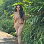 Lavanyaa Instagram - Breath,See,listen,feel what’s around✨ #naturephotography #nature #muunar #lovely #place #happy #yearend #lavanya #instainstagram #insta #pictures #picoftheday #ootd Munar Hills, Kerala
